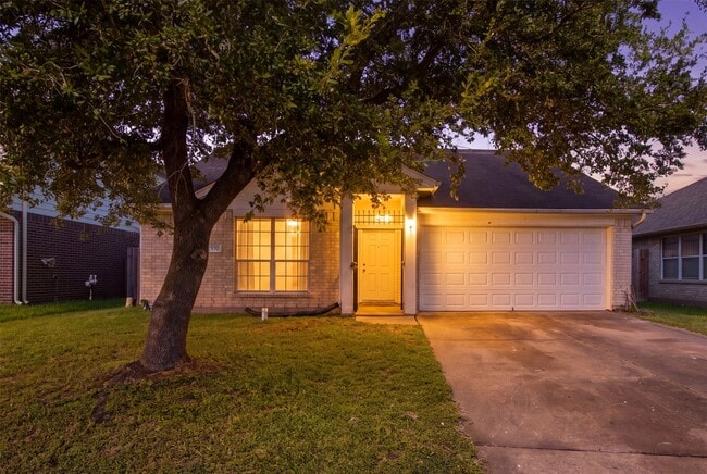 Building Photo - 15738 Boonridge Rd