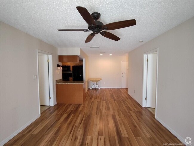 Building Photo - 950 S Kanner Hwy Unit D27 Rental