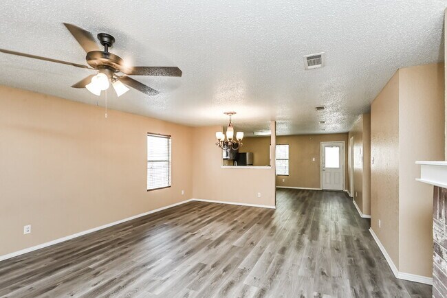 Photo - 5213 Bedfordshire Dr