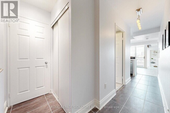 Photo - 39 Parliament St Unit 1205