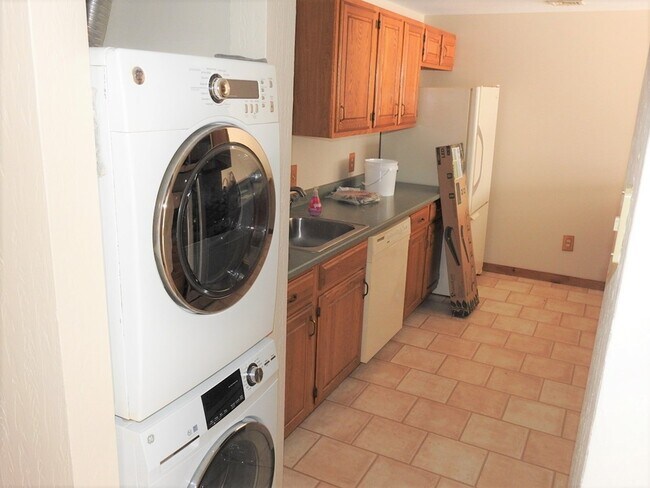 Photo - 132 W Meadow Rd Unit 30