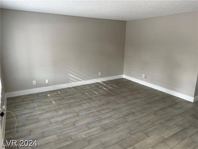 Photo - 1887 Apricot Ct