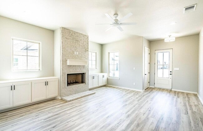 Photo - 1713 Quincy Ave