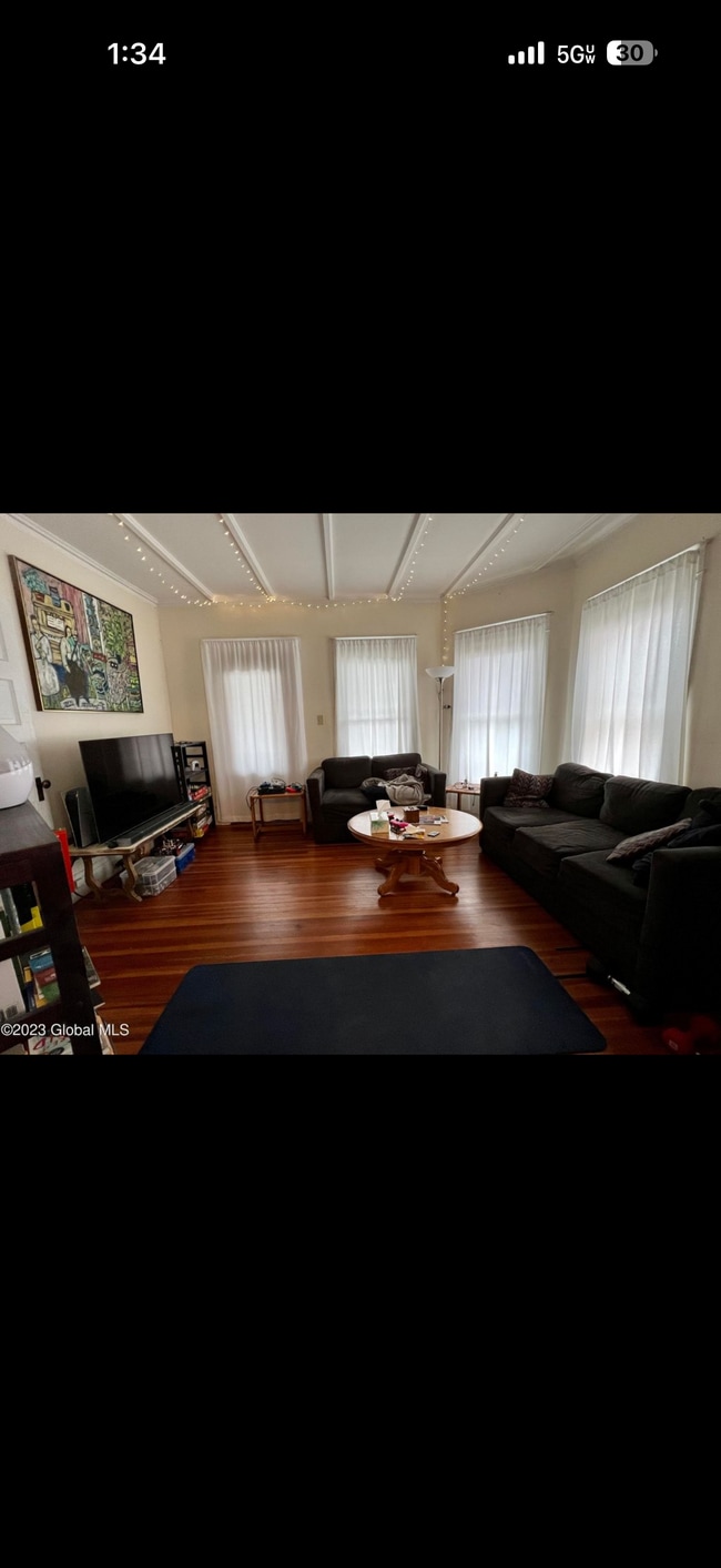 Building Photo - 68 W Notre Dame St Unit #B