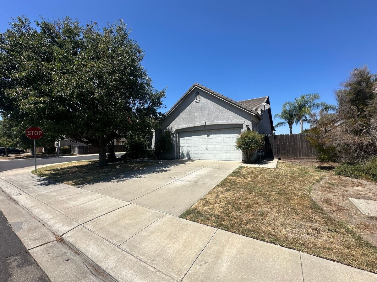 Photo - 1989 Picadilly Way