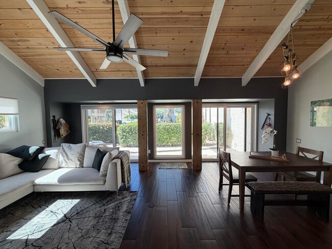 Photo - 462 Sunningdale Dr