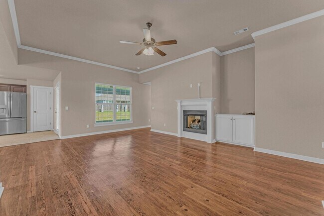 Photo - Beautiful 3-Bedroom Home with Open Layout & Fenced Backyard!