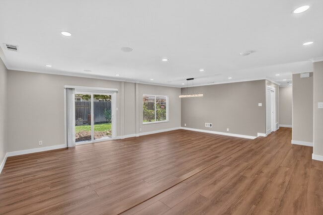 Photo - 2833 Sandbrook Ct