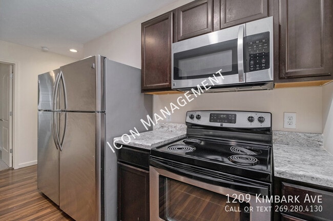 Photo - 1209 Kimbark Ave