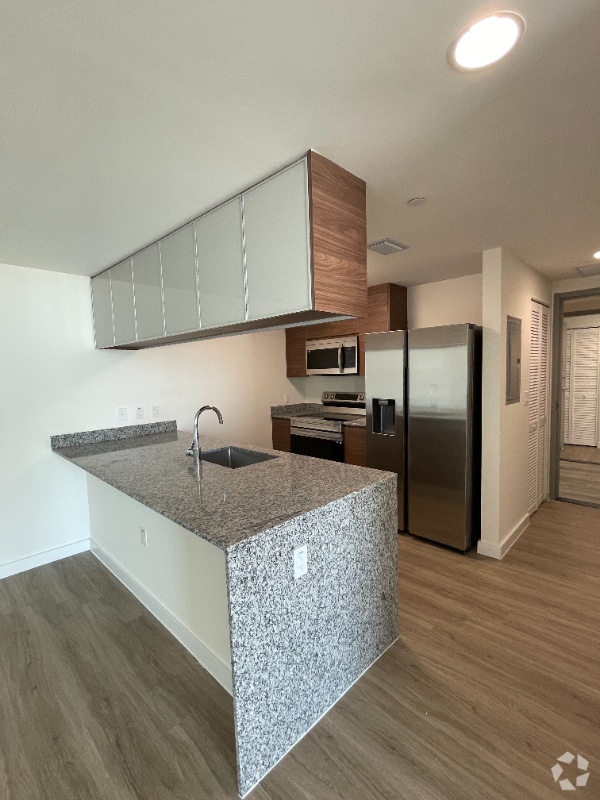 Building Photo - 2232 NE 2nd Ave Rental