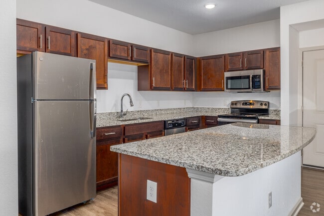 2BR, 1BA - 984SF - Kitchen