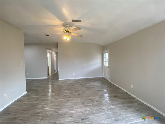 2806 Lucille Dr