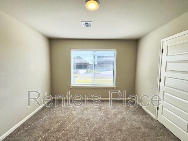 Photo - 28003 E 107th St S