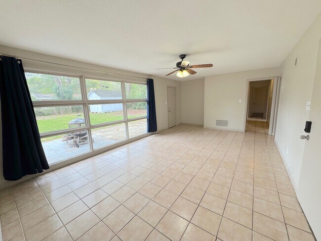 Photo - 106 Paradise Dr