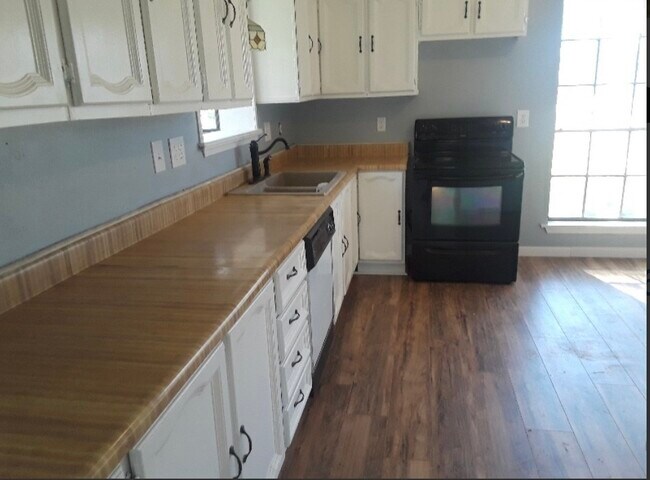 Photo - 83 Estelle Cir