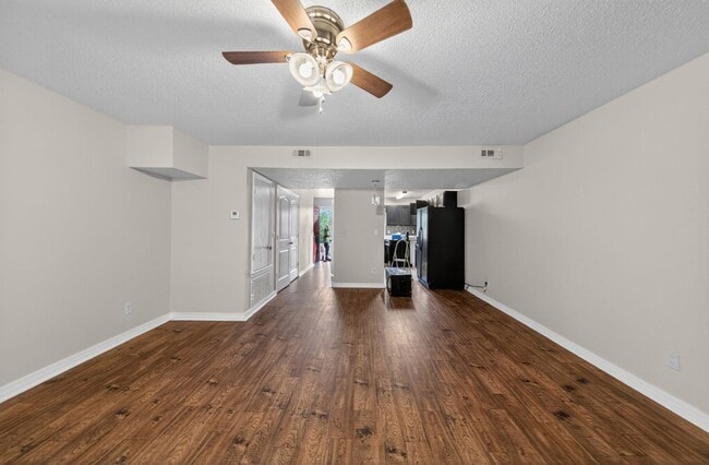 2456 N Brophy Cir