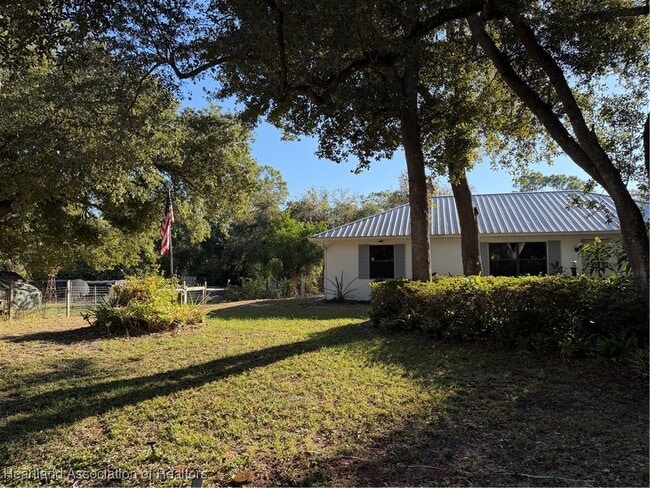 Photo - 905 Larkspur St