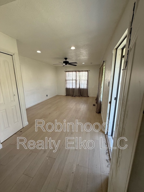 Photo - 222 W Cedar St