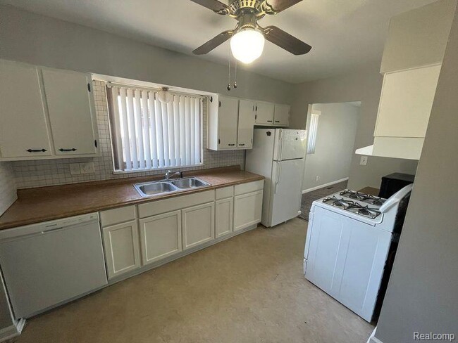 Photo - 59 W Harwood Ave