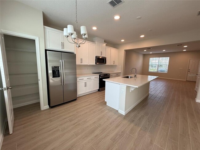 Photo - 591 Pothos St