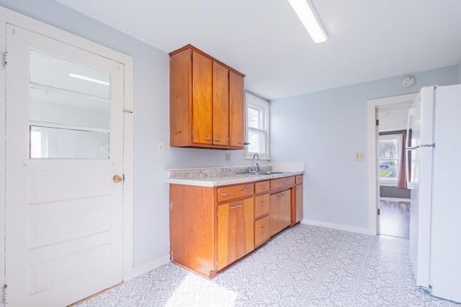 Photo - 721 E Cemetery Ave