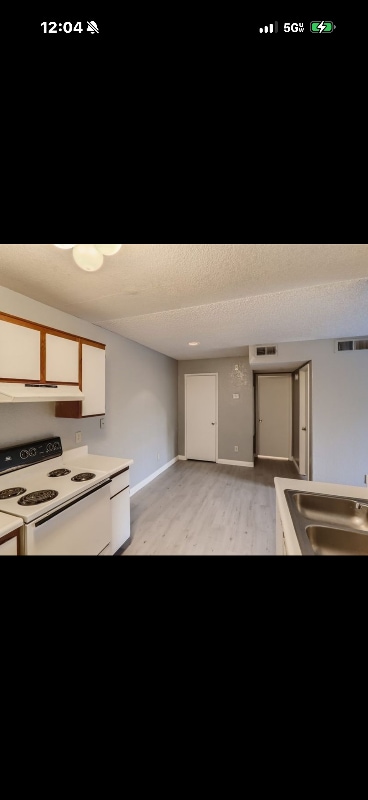 Photo - 220 Mission Newport Ln