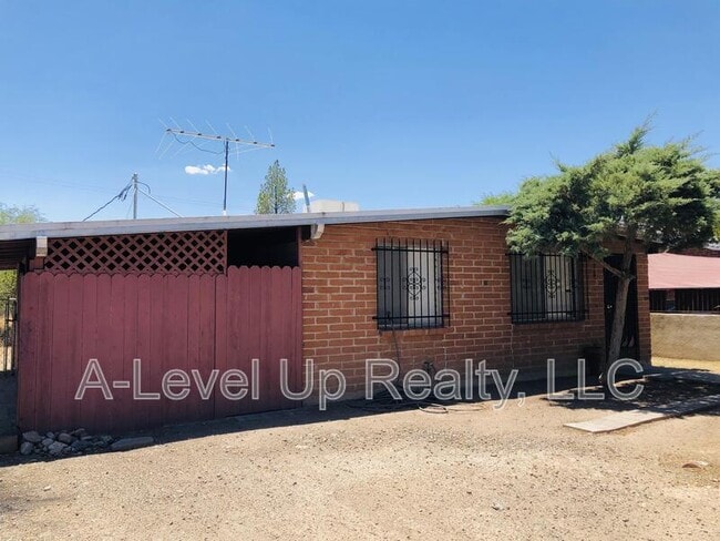 Photo - 316 E Elm St