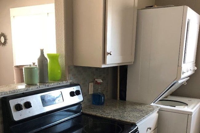 Building Photo - 2010 Live Oak Ave Unit 2006