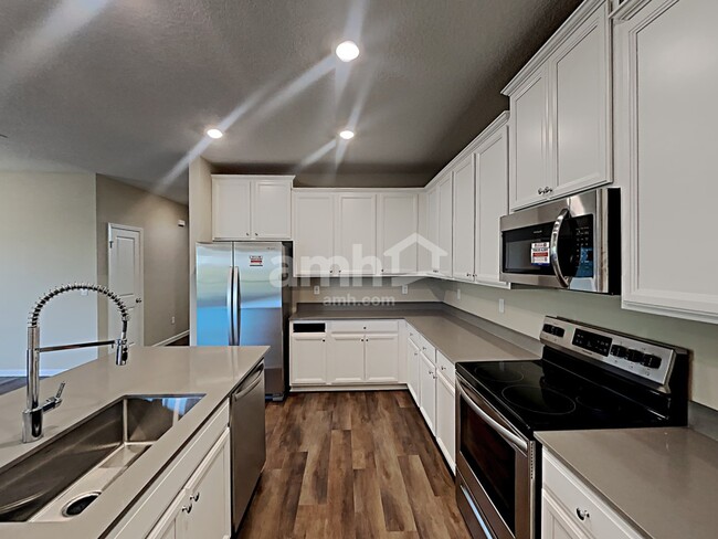 Photo - 150 Hemlock Pt