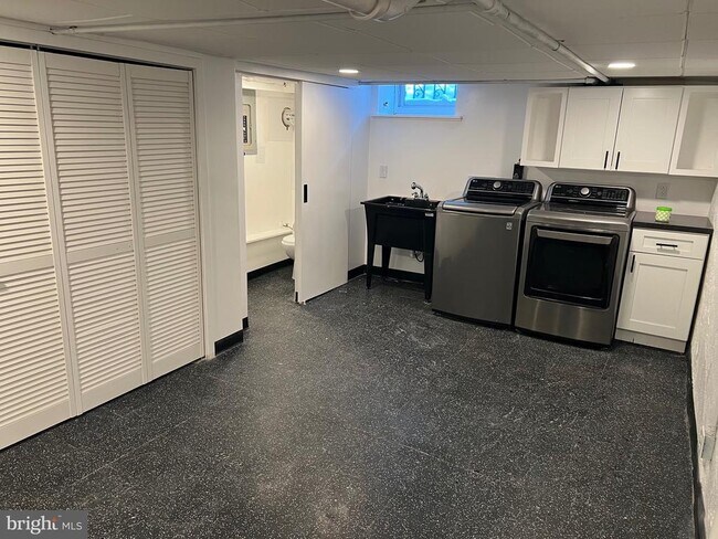 Photo - 136 Davis St