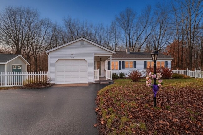 Photo - 2 Bedroom 2 Bath Home on Lake Delta For Rent!