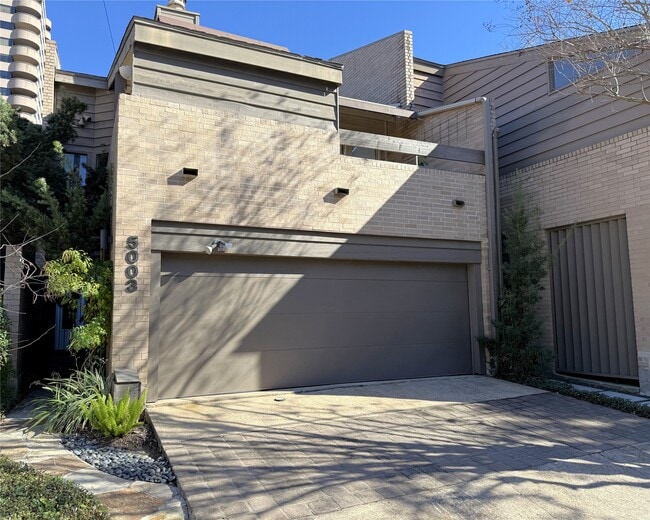 Photo - 5003 Yoakum Blvd