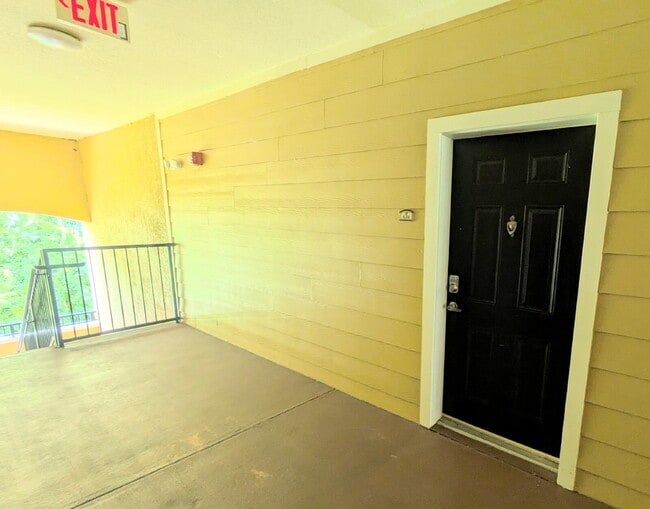 Photo - "Beautiful 2/2 Southside Condo On Gate Parkway with Lots of Amenities!" Unit #634