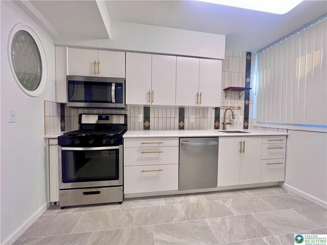 Photo - 352 S Main St Unit 1