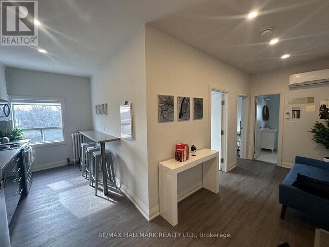 Photo - 595 St Clair Ave W Unit 16