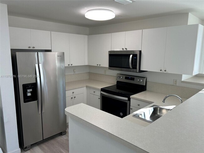 Photo - 10 Aragon Ave Unidad 804