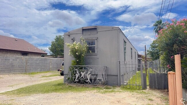 Building Photo - 1413 Harding Ave Rental