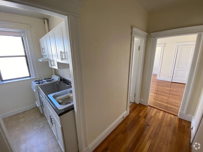 Building Photo - 1148 Commonwealth Ave Rental
