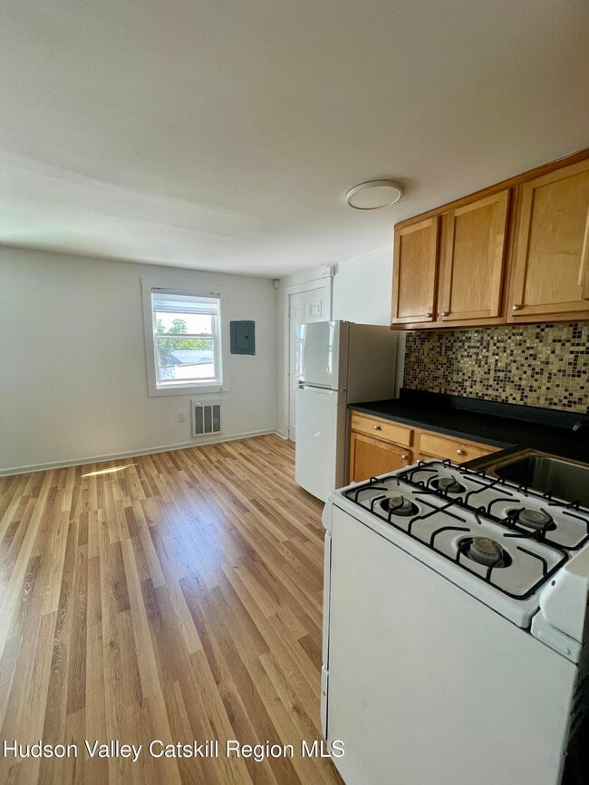 Photo - 434 Warren St