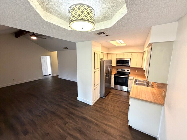 Photo - 800 Nicole Dr