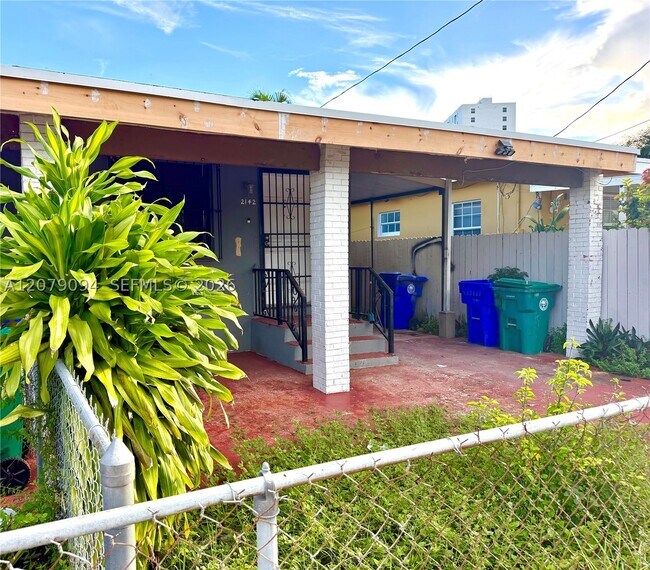 2140 NW 1st St Unidad A