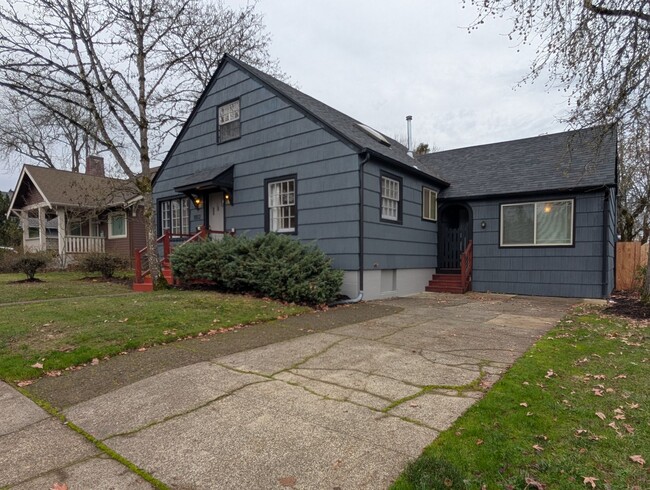 Fantastic 4-Bedroom, 2-Bath Home In Eugene... - Fantastic 4-Bedroom, 2-Bath Home In Eugene...