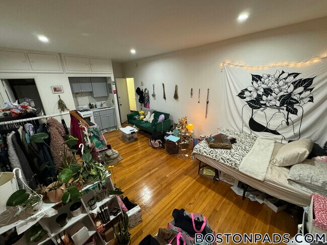 Photo - 153 Brighton Ave Unidad 17