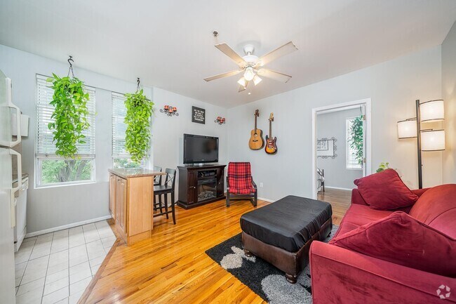 Building Photo - 734 Adams St Unit 3C Rental