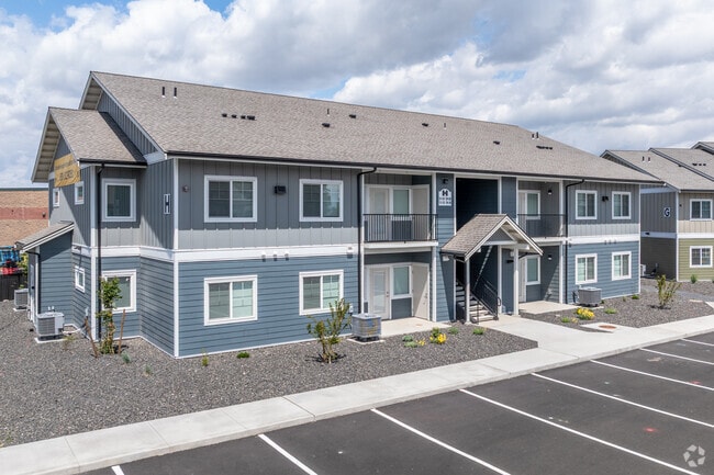 Building Photo - The Cape at Interlake