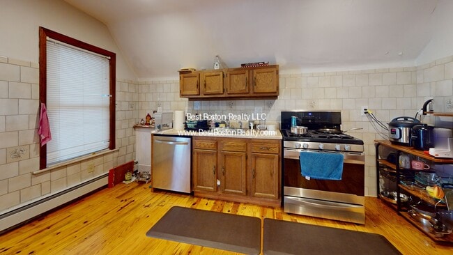 Photo - 15 Stanley Ave Unit 3