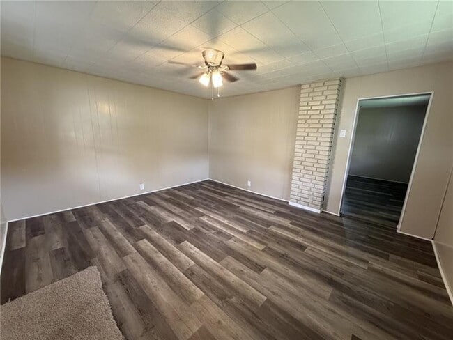 Photo - 1156 Eisenhower Dr