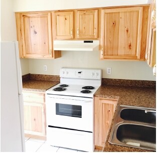 Kitchen - Artisan Place Apartments