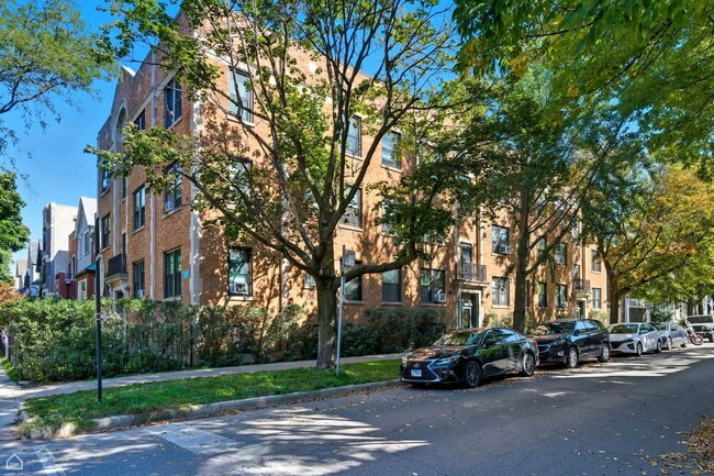 Building Photo - 1020 W Barry Ave Unit 1
