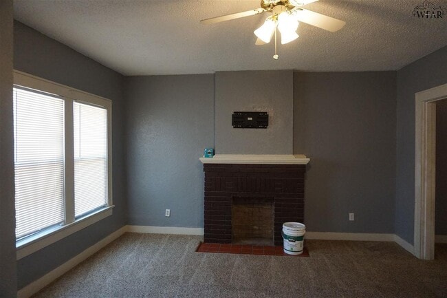 Photo - 2173 Ave J